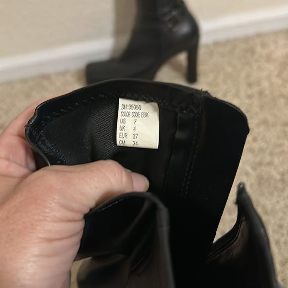 Women’s Tall Black leather boots. Sz 7 - Picture 4 of 6